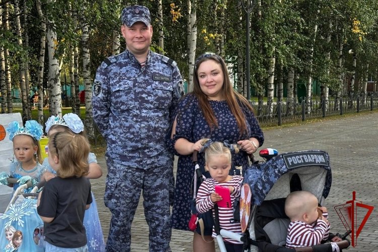Росгвардейцы приняли участие в праздновании Дня Государственного флага России в Югре