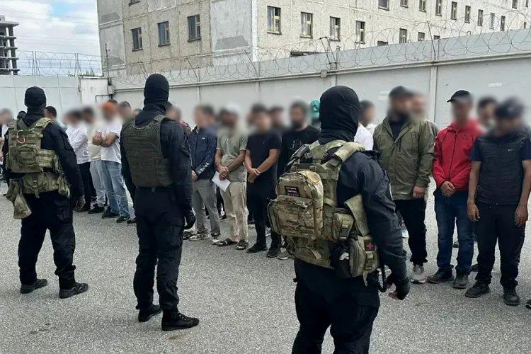 В Сургуте при участии Росгвардии прошли мероприятия по контролю за соблюдением миграционного
